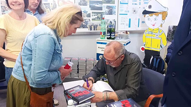 Novou knihu Budějovická mordparta podepisuje jeden z autorů Václav Hýsek.