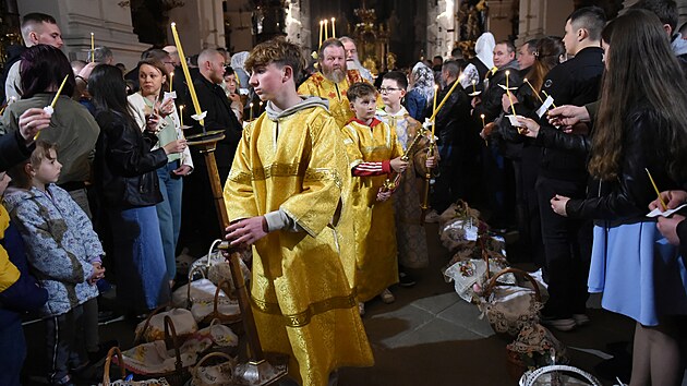 Tři tisíce věřících, převážně Ukrajinců, se v noci ze soboty na neděli zúčastnilo v jihlavském chrámu sv. Ignáce pravoslavné velikonoční bohoslužby. (20. dubna 2025)