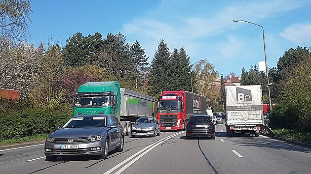 Litomyšlí projede každý den více než 20 tisíc aut. Po otevření dalších částí dálnice D35 se doprava ve městě ještě více zahustí.