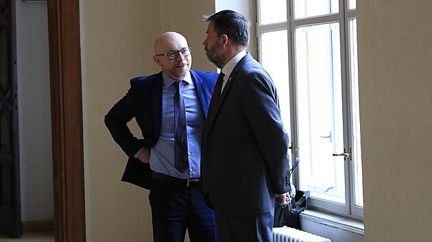 Místostarosta Skřinářova na Žďársku a bývalý advokát Vítězslav Musil (vlevo) u Krajského soudu v Brně.