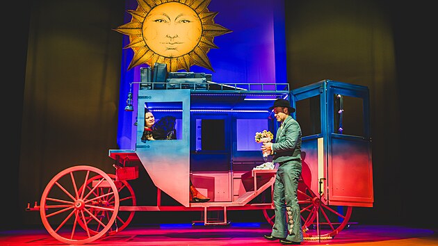 Horácké divadlo v Jihlavě představí hru Limonádový Joe. Podoba, kterou nabídne, se ale více než ke kultovnímu filmu upíná k původní divadelní verzi z roku 1956 se specifickým jazykem i méně známými písněmi.