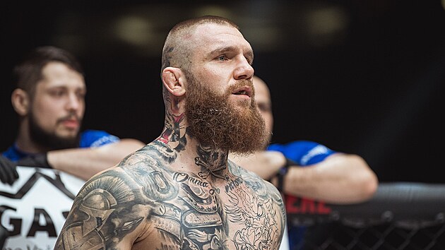 Slovenský MMA zápasník Samuel Krištofič před zápasem v organizaci Oktagon. Slovenský MMA zápasník Samuel Krištofič před zápasem v organizaci Oktagon.
