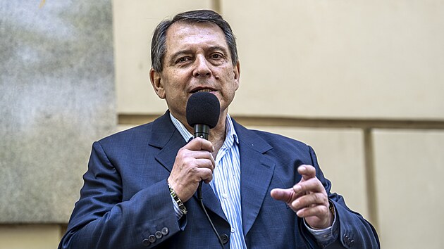 Po komunistech přišel na Střelecký ostrov expremiér Jiří Paroubek (ČSSD). (1. května 2025