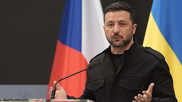 Ukrajinský prezident Volodymyr Zelenskyj na tiskové konferenci po jednání na... Ukrajinský prezident Volodymyr Zelenskyj na tiskové konferenci po jednání na...