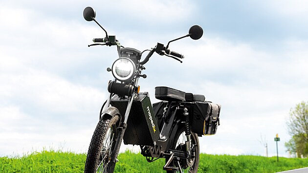 Mopedix je elektrický moped o rozměrech dospělého motocyklu