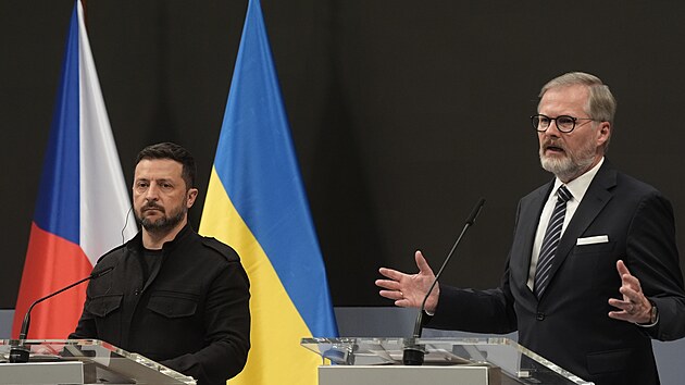 Ukrajinský prezident Volodymyr Zelenskyj a premiér Petr Fiala po jednání na... Ukrajinský prezident Volodymyr Zelenskyj a premiér Petr Fiala po jednání na...