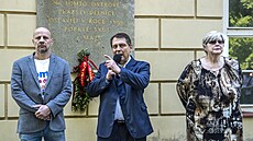 Po komunistech přišel na Střelecký ostrov expremiér Jiří Paroubek s Janou... Po komunistech přišel na Střelecký ostrov expremiér Jiří Paroubek s Janou...