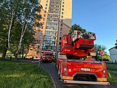 U požáru bytu v druhém poschodí třináctipatrového paneláku ve Staré Roli... U požáru bytu v druhém poschodí třináctipatrového paneláku ve Staré Roli...