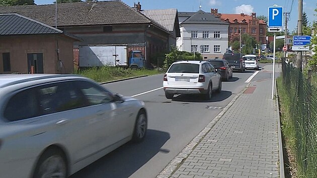 Hustá doprava trápí řadu měst a obcí na Hlučínsku, pomoci má plánovaný obchvat.... Hustá doprava trápí řadu měst a obcí na Hlučínsku, pomoci má plánovaný obchvat....