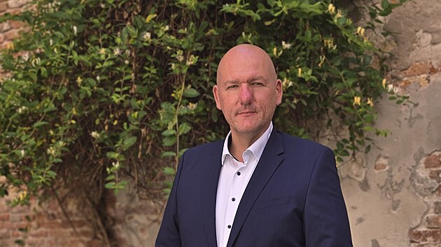 Předseda Výkonného výboru Asociace strategické komunikace a vztahů s veřejností... Předseda Výkonného výboru Asociace strategické komunikace a vztahů s veřejností...