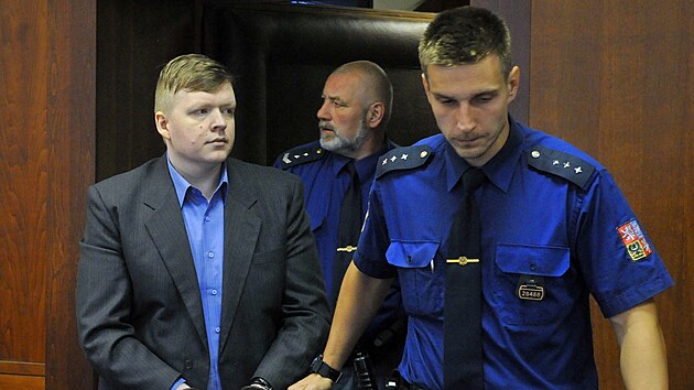 Drogy a odcizené miliony. Tomáš Jiřikovský byl odsouzen na devět let za několik... Drogy a odcizené miliony. Tomáš Jiřikovský byl odsouzen na devět let za několik...