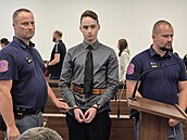 Odsouzený dvacetiletý Daniel Gregor v soudní síni. Loni umlátil k smrti muže,... Odsouzený dvacetiletý Daniel Gregor v soudní síni. Loni umlátil k smrti muže,...