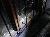 Opilý šestačtyřicetiletý muž se snažil dostat do sklepů služebny městské... Opilý šestačtyřicetiletý muž se snažil dostat do sklepů služebny městské...