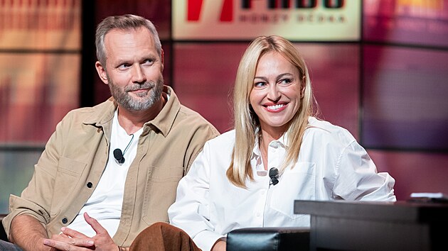 Ondřej Novotn&yacute; a Renata Langmannov&aacute; v pořadu 7 p&aacute;dů Honzy Dědka (10. června 2025)