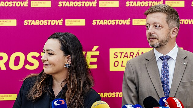 Vít Rakušan a Barbora Urbanová na tiskové konferenci STAN. (25. června 2025)