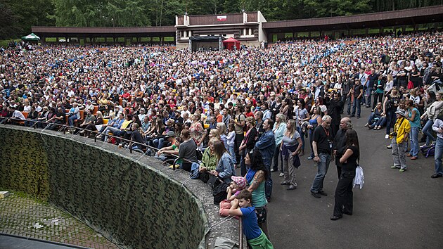 Letn&iacute; kino v Karlov&yacute;ch Varech dř&iacute;ve pojmulo až 3 500 div&aacute;ků.