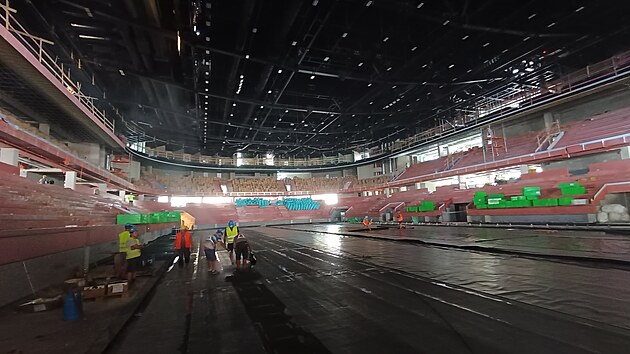 Nového většinového vlastníka hokejové Dukly těší postup prací na stavbě Horácké arény. Už na konci října by zde měl klub hrát první zápas. Takto stavba vypadá na začátku letních prázdnin. (1. července 2025)