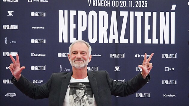 Ivan Trojan na tiskovce k filmu Neporazitelní (8. července 2025). Ivan Trojan na tiskovce k filmu Neporazitelní (8. července 2025).