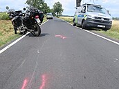 Jedenačtyřicetiletému motorkáři skočil do cesty pes. Zvíře zachránil, ale sám... Jedenačtyřicetiletému motorkáři skočil do cesty pes. Zvíře zachránil, ale sám...