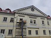 Začala přestavba zámečku v Borohrádku na zázemí domova seniorů. (17. července... Začala přestavba zámečku v Borohrádku na zázemí domova seniorů. (17. července...