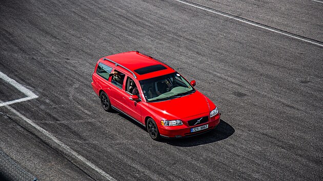 Švédská jízda 2025 – sraz vozů Volvo a Saab na autodromu Sosnová u České Lípy Švédská jízda 2025 – sraz vozů Volvo a Saab na autodromu Sosnová u České Lípy