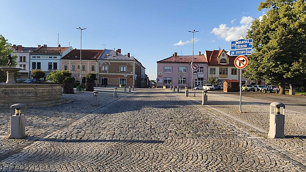 Obyvatelé Jevíčka se chtějí zbavit hlučných kostek z náměstí. (28.července 2025)