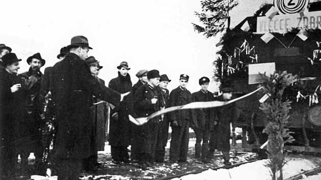 Zahájení provozu na závodní dráze Vsetín - Jasenice, 16. prosince 1945
