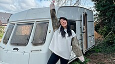 Britka Hayley Ruberyová koupila na online triti Marketplace starý a vlhký...