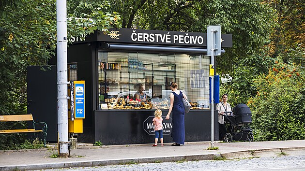 Využití budky v prodejnu pečiva v Pionýrské ulici v Brně. (2025)