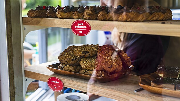 I tyto dobroty můžou být k mání na pultech bývalé trafiky s novým využitím. (2025)