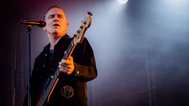 Bryan Adams na koncertě v Hradci Králové. (3. srpna 2025)