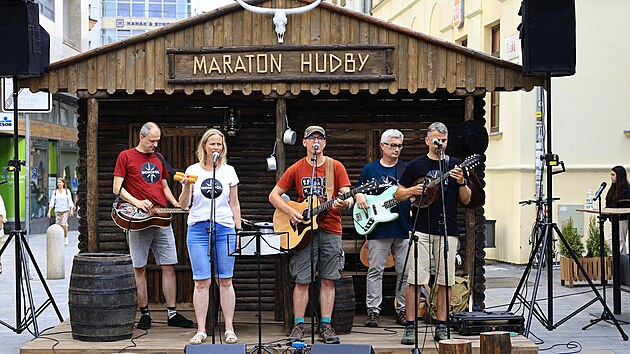 Kapela Monopól zahrála na happeningu k desátému ročníku hudebního festivalu Maraton hudby Brno (4. června 2025)