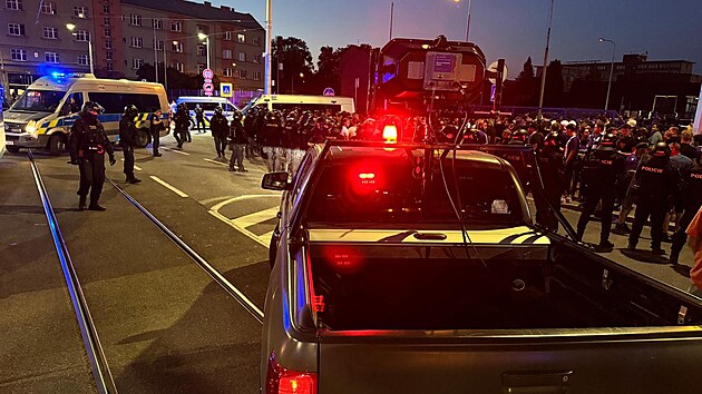 Policie hl&iacute;d&aacute; fanou&scaron;ky po z&aacute;pase Konferenčn&iacute; ligy mezi Ban&iacute;kem a Austri&iacute;.