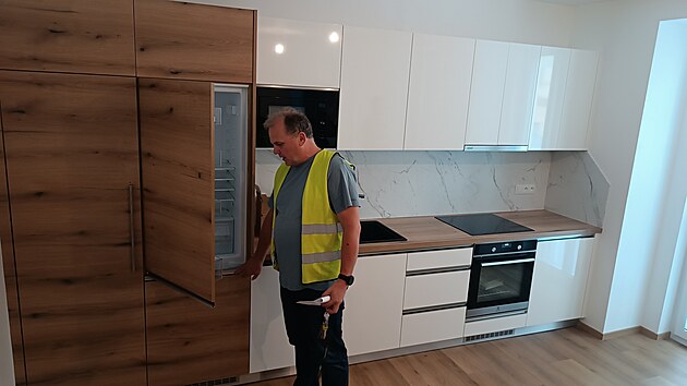 Pivovar Bernard dokončil stavbu bytového domu v centru Humpolce. Vytvořil šest bytů, které mají sloužit prioritně pro jeho zaměstnance. Byty jsou hotové a částečně vybavené. Nájemníci by se měli stěhovat na podzim. Na snímku je investiční manažer pivovaru Martin Kasal.