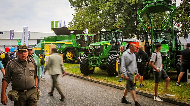 Země živitelka v Českých Budějovicích letos nese podtitul Nová éra a zaměří se hlavně na inovativní techniky a digitalizaci v zemědělství. (21. srpna 2025)