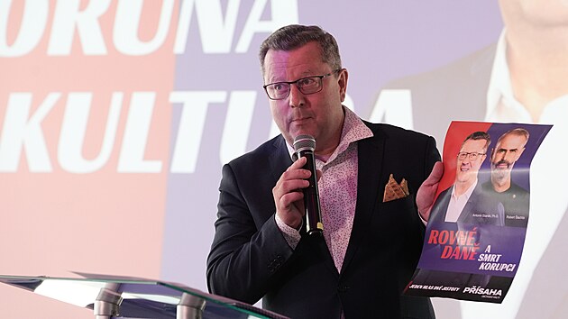 Jednička hnut&iacute; Př&iacute;saha v Olomouck&eacute;m kraji Anton&iacute;n Staněk na představen&iacute; volebn&iacute;ho programu hnut&iacute;. (31. srpen 2025)