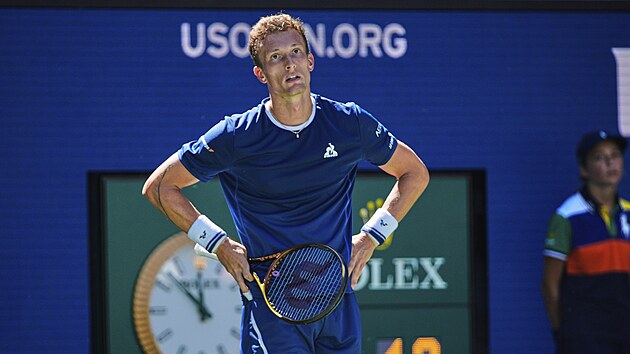 Nespokojený Jiří Lehečka v osmifinále US Open.