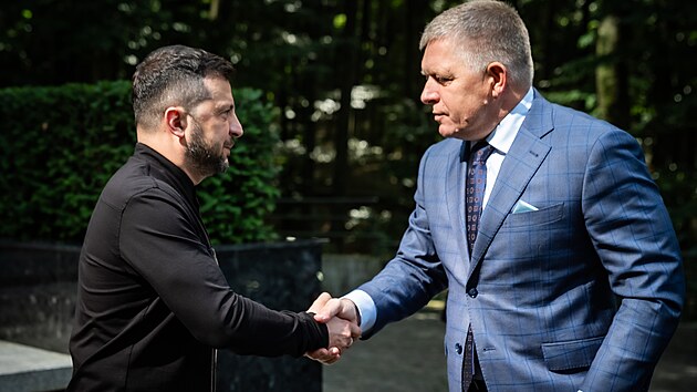 Slovenský premiér Robert Fico se v Užhorodu setkal s ukrajinským prezidentem Volodymyrem Zelenským. (5. září 2025)