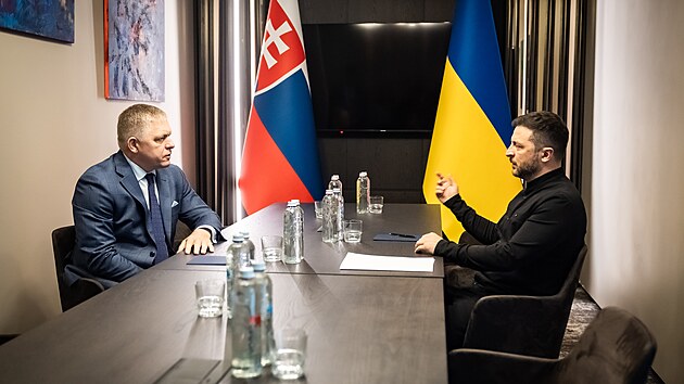 Slovenský premiér Robert Fico se v Užhorodu setkal s ukrajinským prezidentem Volodymyrem Zelenským. (5. září 2025)