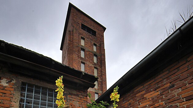 Rudá věž smrti v Ostrově