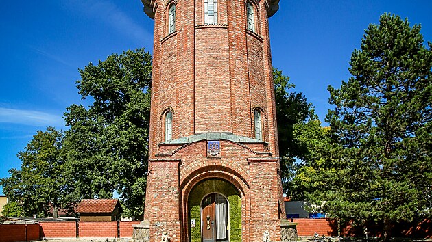 Buddhistická jurta je v Třeboni pod bývalou vodárenskou věží. Tu v roce 1909 postavili podle architekta Jana Kotěry. (3. září 2025)