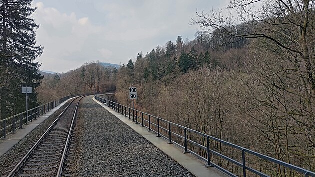 Viadukt přes Lužickou Nisu u Machnína