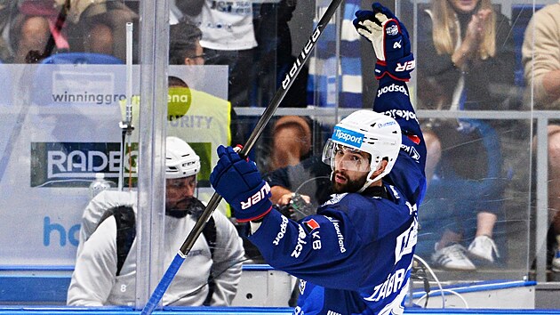 Libor Zábranský slaví gól do sítě Sparty.