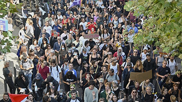 Ve Francii začaly protesty proti prezidentovi Macronovi, úsporným opatřením, vysokým životním nákladům a nerovnosti. (10. září 2025)
