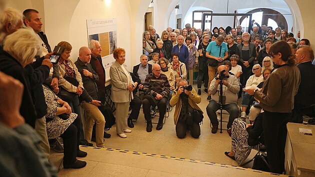 Výstavu ke 100. výročí narození vlivného výtvarníka Ladislava Nováka hostí prestižní třebíčská galerie. Autor vytvářel díla, která reagovala originálními technikami na světové trendy, jichž byl Novák v padesátých letech doma věrozvěstem. (17. září 2025)