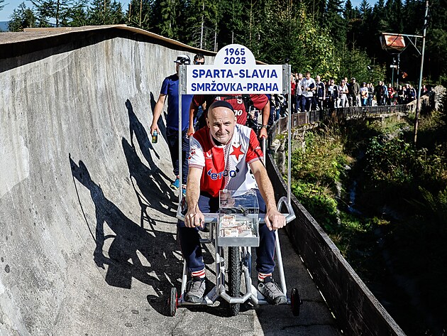 Akce Trakařem na derby navazuje na 60 let starou sázku sparťana a slávisty....