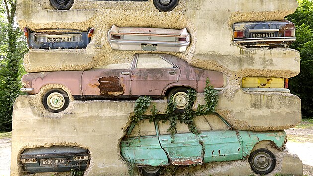 I se zapracovanými karoseriemi váží celá tato „akumulace“ 2050 tun.