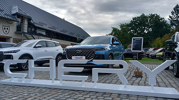 V rámci expanze se v krátké době plánuje otevření celkem deseti showroomů. Kromě Průhonic u Prahy, Kladna, Příbrami, Hradce Králové a Karlových Varů mají být také v Českých Budějovicích, Opavě, Zlíně, Uherském Hradišti a Brně.