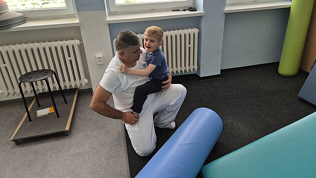 Willík si dva uplynulé týdny užíval rehabilitace v ostravském neurorehabilitačním centru Arcada. S fyzioterapeutem Abdallahem Walweelem se totiž dobře bavil a dával mu pořádně zabrat.