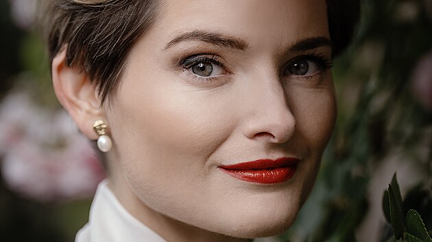 Martina Viktorie Kopecká. Devátým rokem je duchovní v kostele svatého Mikuláše
na Staroměstském náměstí.
Ve službě je 14 let, kněžské
svěcení měla v říjnu 2015.